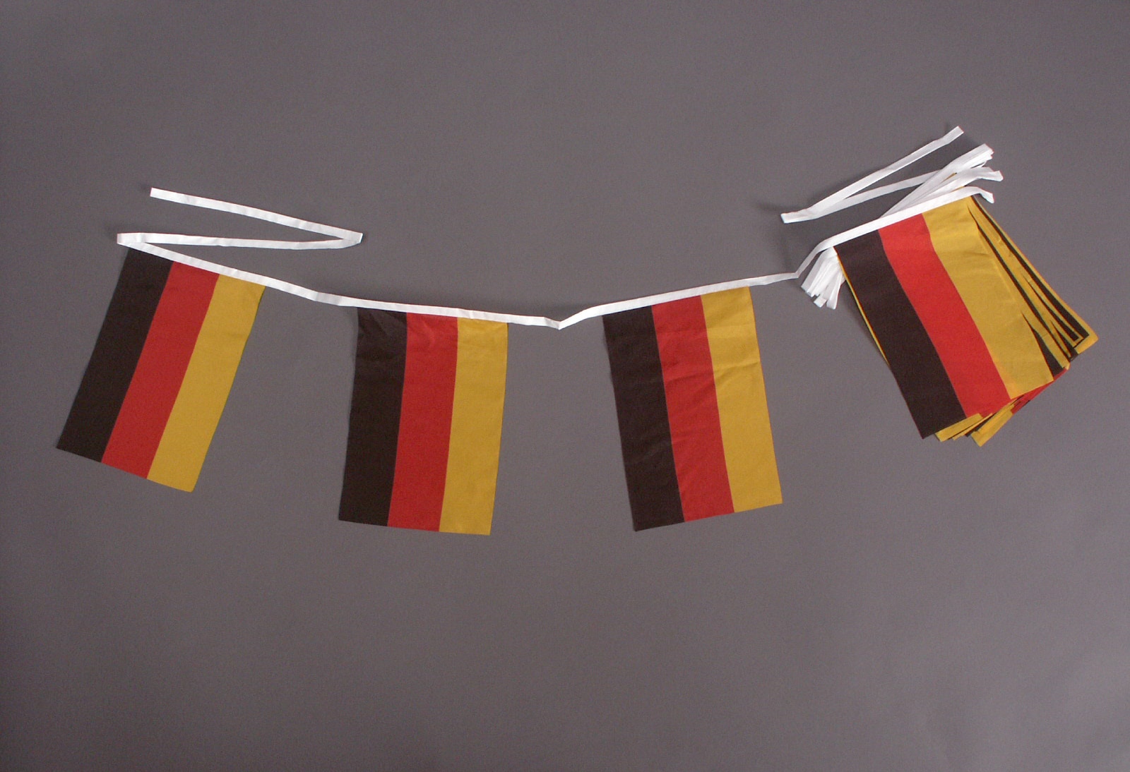 Wimpelkette&#x20;Deutschland&#x20;5&#x20;m&#x20;L&#x00E4;nge
